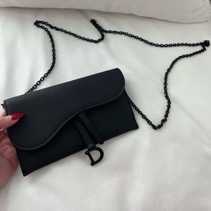 SADDLE WALLET BLACK ULTRAMATTE CALFSKIN